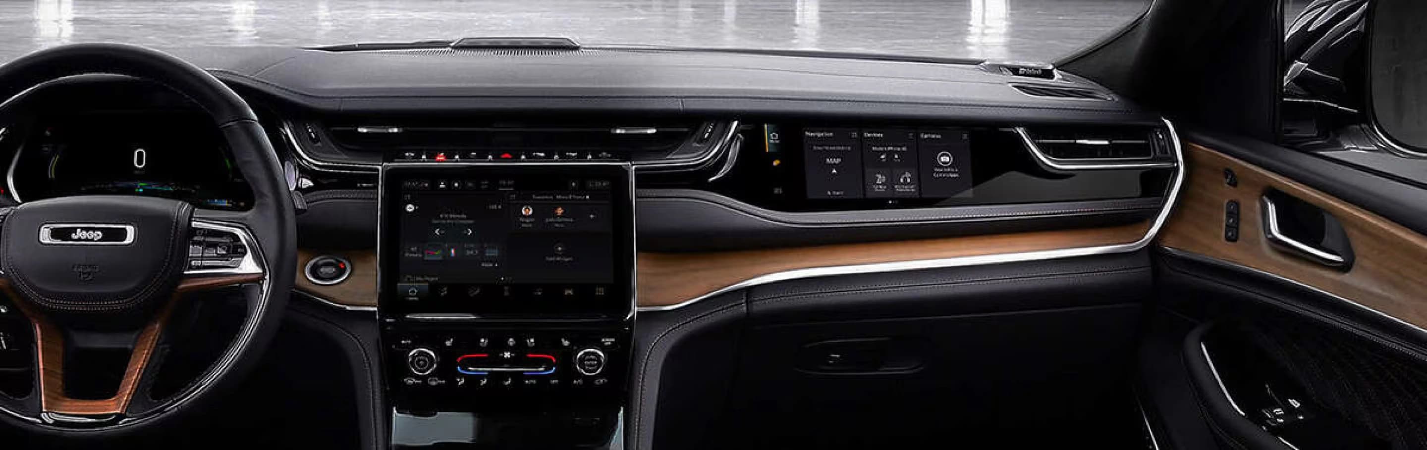 New Jeep Grand Cherokee — photo 7 of 8